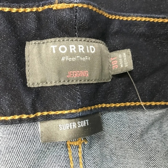 Torrid Premium Stretch Denim Jegging - New - Size 30 Tall - Picture 5 of 5